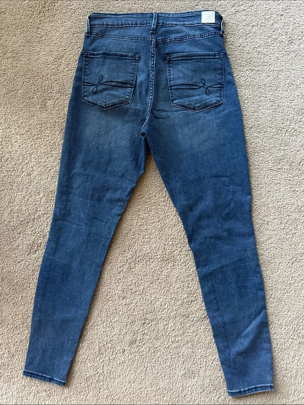 Levi's Denizen Dark Blue High-Rise Super Skinny Jeans!